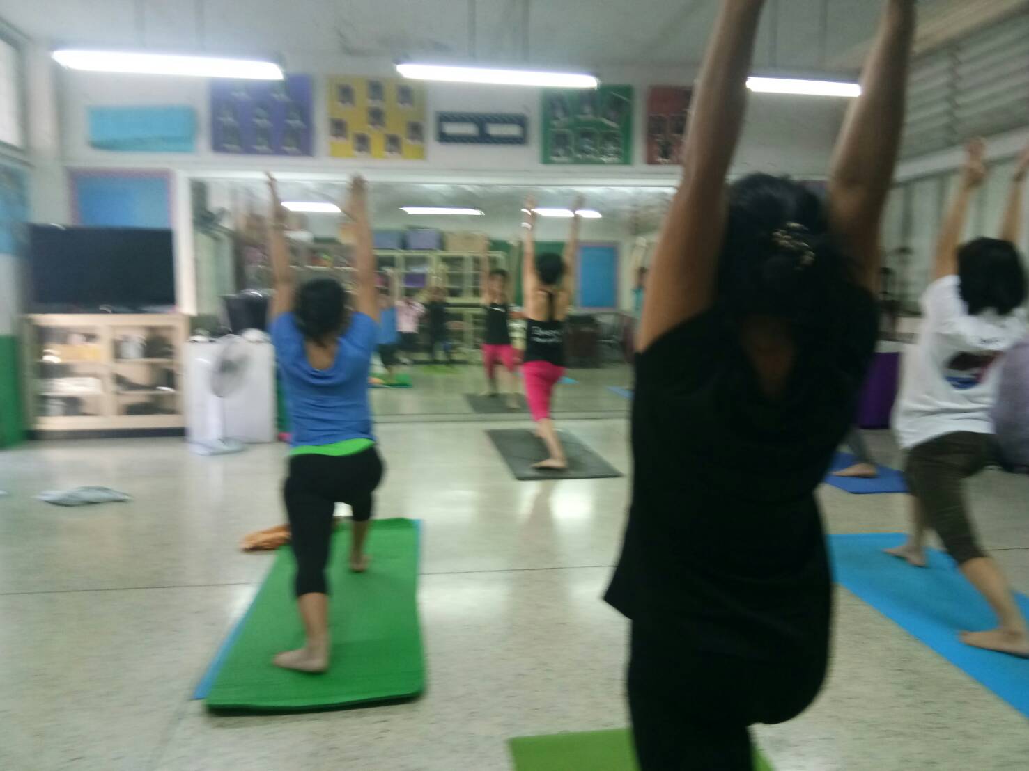 Aerial Yoga — โยคะอากาศ